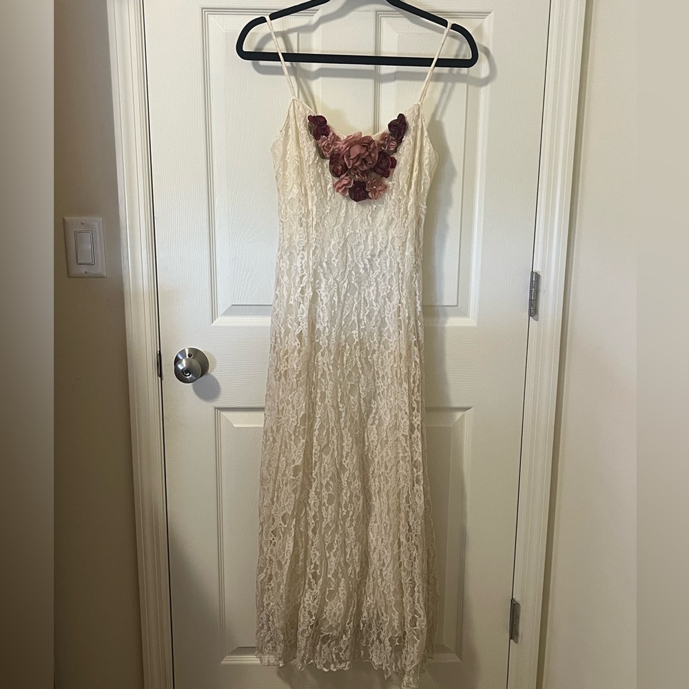 Women’s Size 8 Midnight Glo Lace Dress